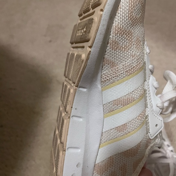Worn once adidas swift - Picture 7 of 7